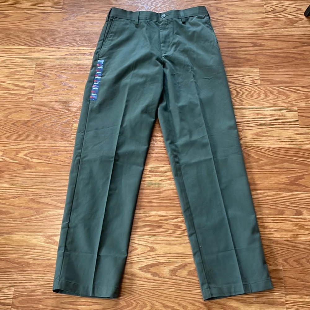 NWT Croft & Barrow Flat Front Easy-Care‎ Khakis Olive Green Size 30 x 32